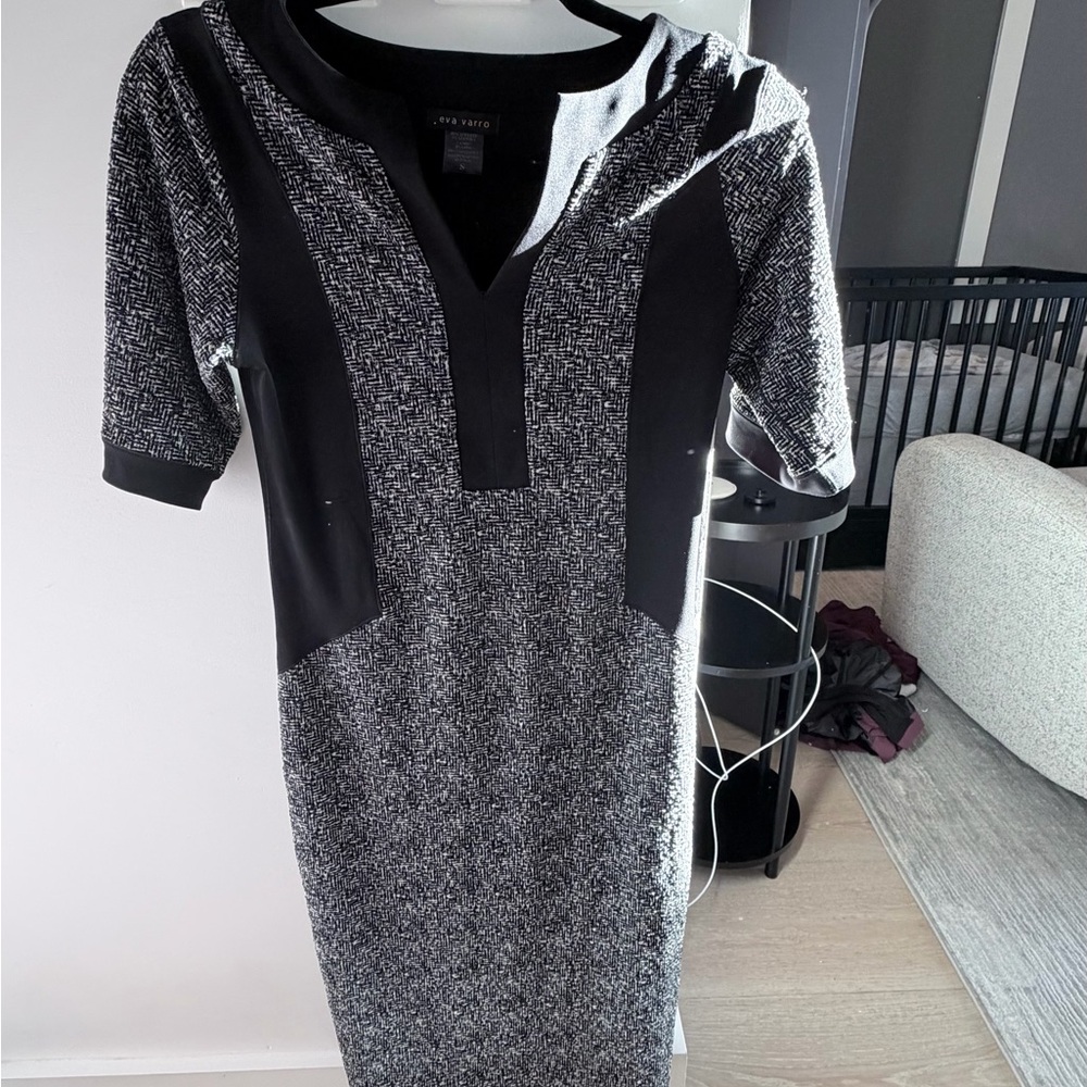 Eva Varro Black and Gray Midi Herringbone Print Shift Dress small